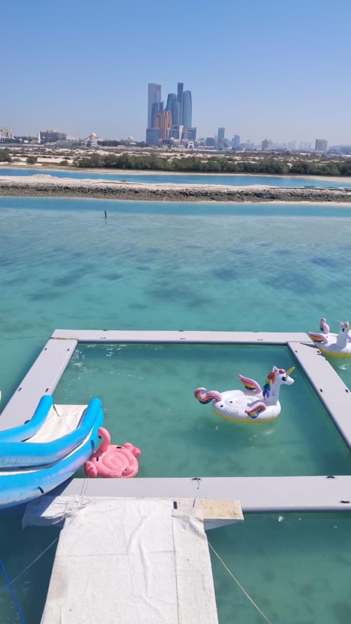 Yacht 1