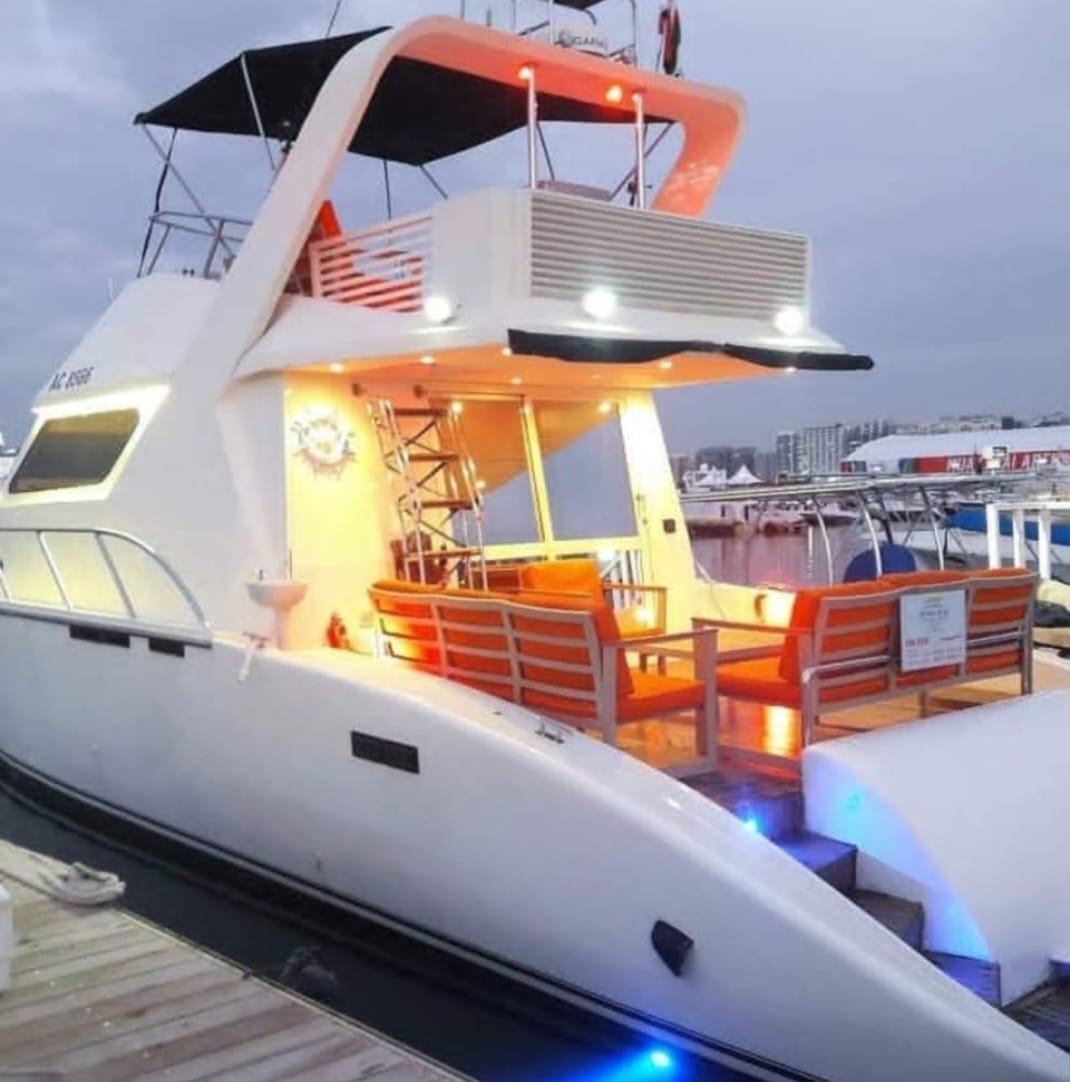 Yacht 1
